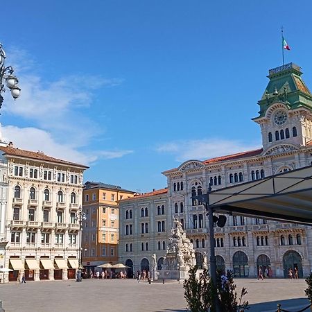 Casa Vacanze Trieste - Vista Piazza Unita エクステリア 写真