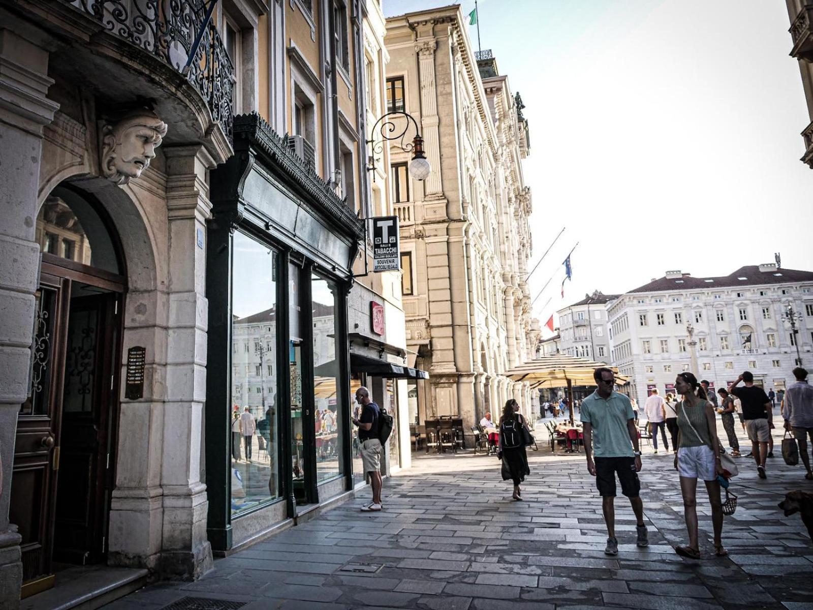 Casa Vacanze Trieste - Vista Piazza Unita エクステリア 写真